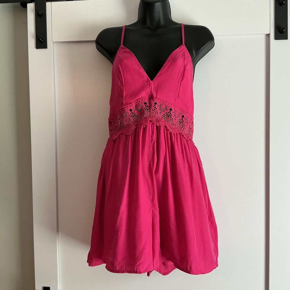 Love Tree Pink Lace Trim Romper Women's Size‎ S Halter Backless Boho Festival
